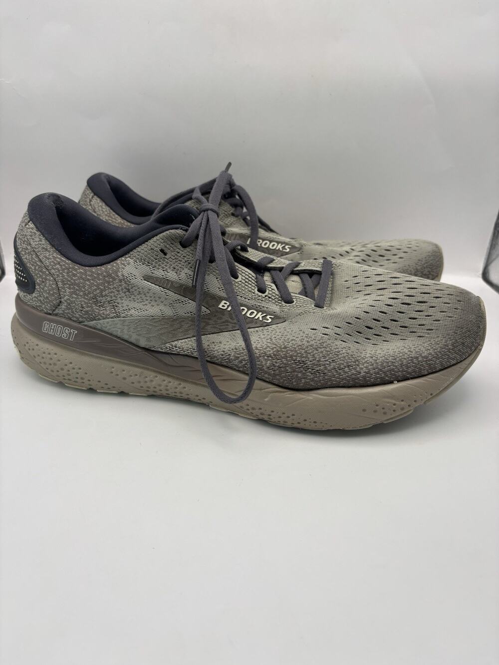Brooks Ghost 16 Gray Sneakers Men Size 12